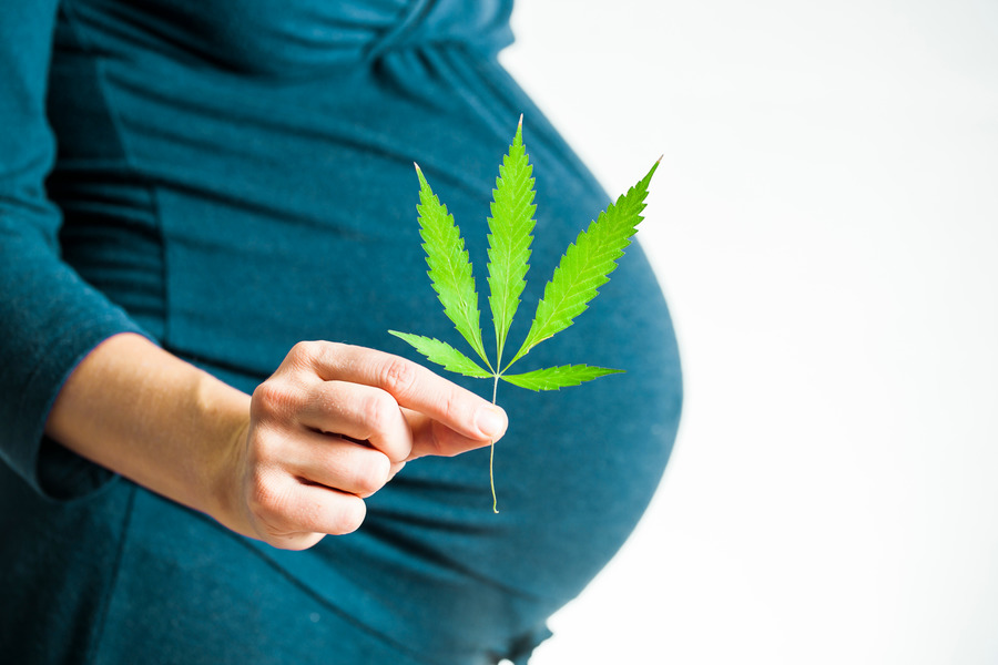 can pregnant smoke weed