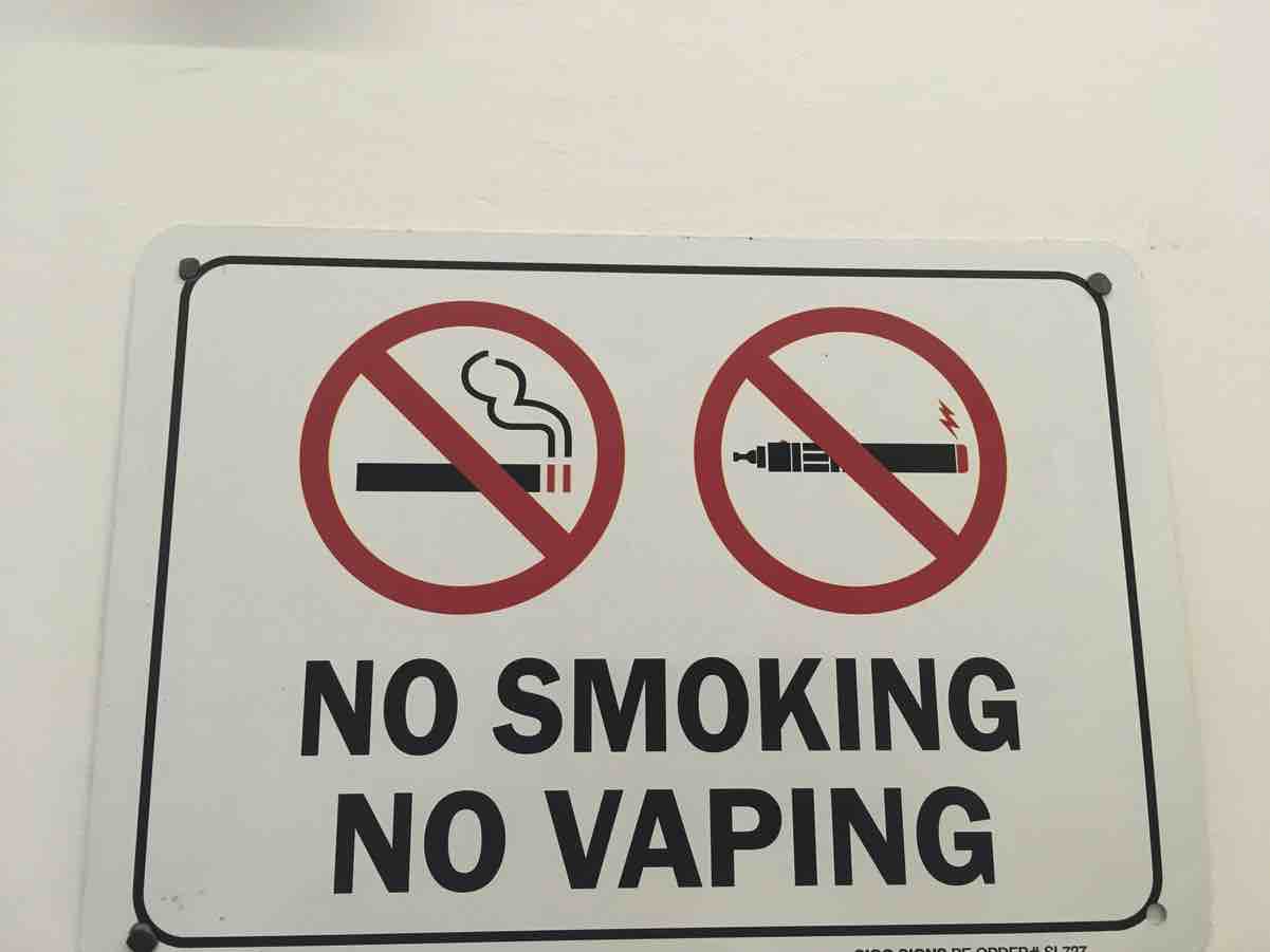 VD no smoking no vaping