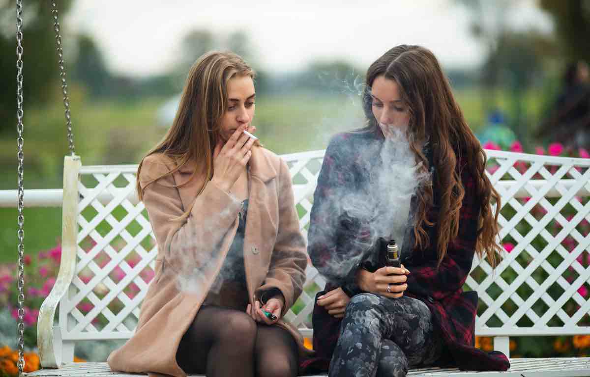 teens vaping and smoking