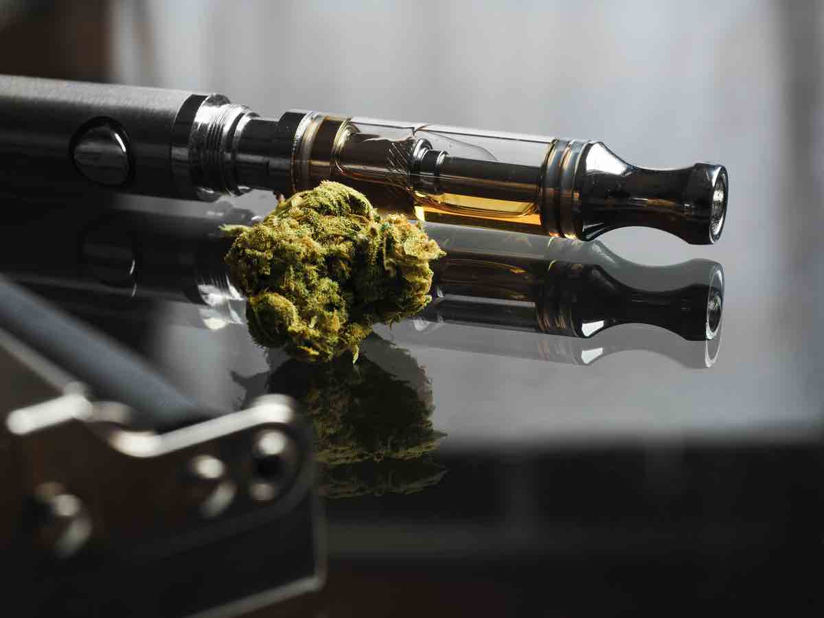 cannabis oil in cartridge of vape pen