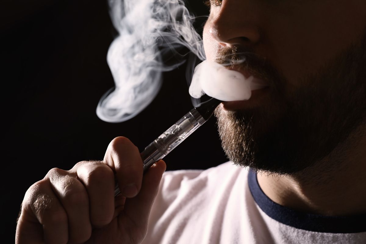 What Does Vaping Do to Your Lungs: Experts Answer All Your Questions